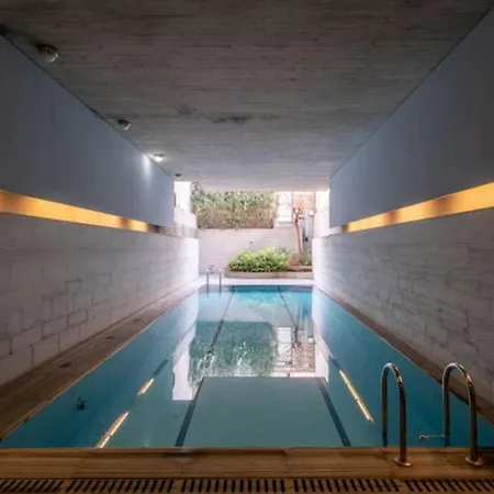 Award-winning White-spot Apartment