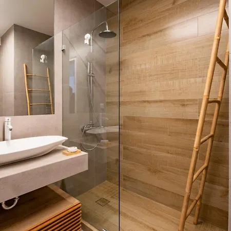 Award-winning White-spot Apartment