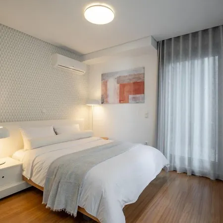 Award-winning White-spot Apartment